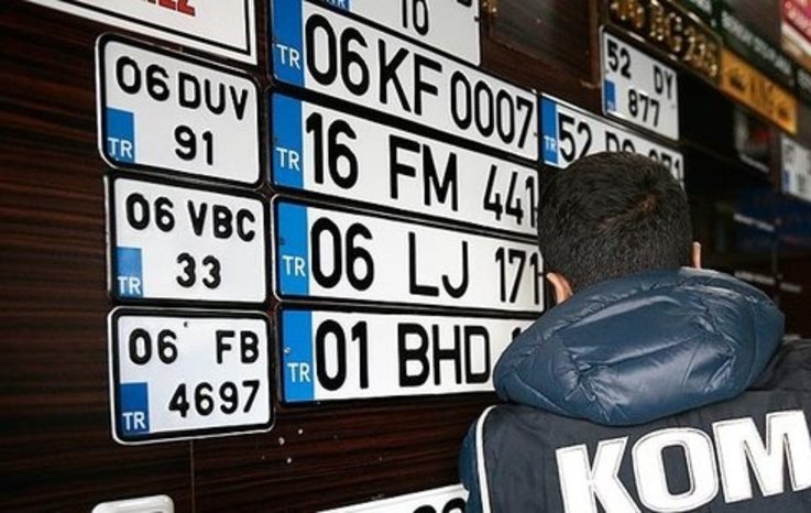 SÜRÜCÜLERE PLAKA UYARISI
