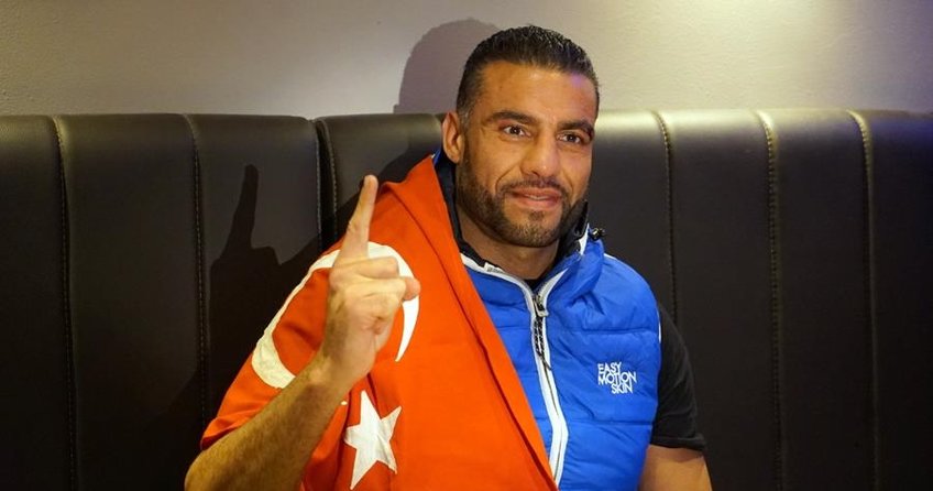 Manuel Charr’a mahalle baskısı!