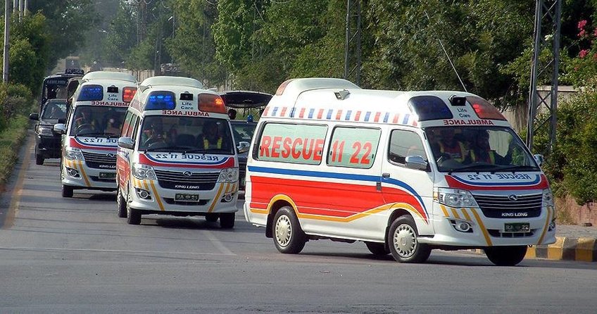 Pakistan'da iki yolcu otobüsü çarpıştı: 30 ölü