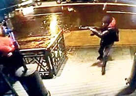 Reina saldırganı çift şarjörü birbirine ters bantlamış