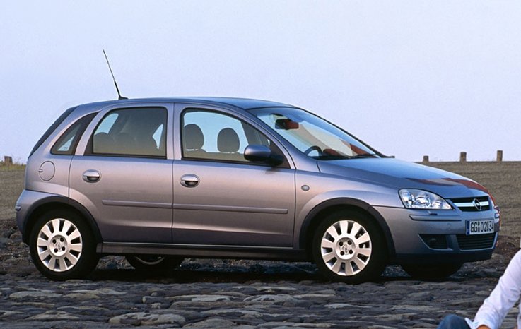 OPEL CORSA'NIN’NIN ARIZA LAMBASI NEDEN YANIYOR?