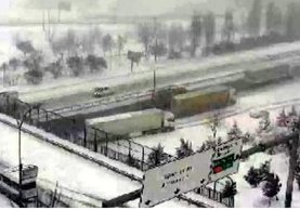Kayan TIR, TEM'in İstanbul yönünü ulaşıma kapattı