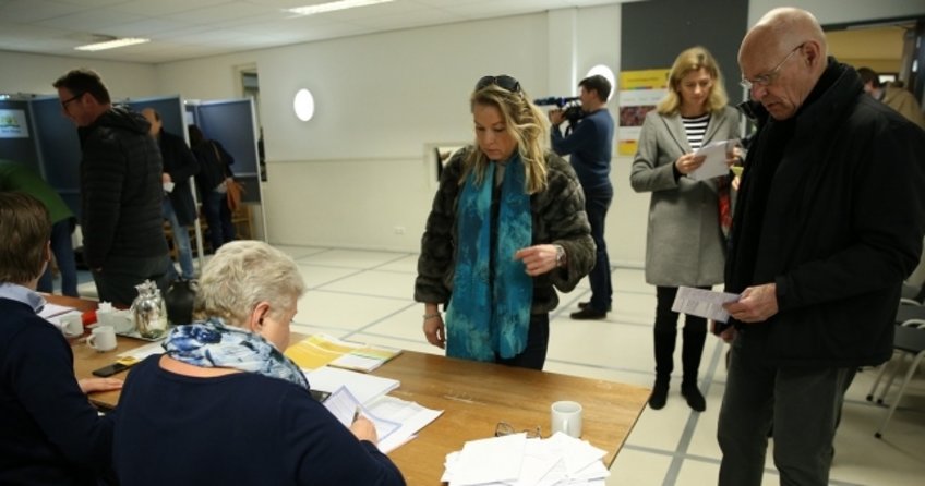 Hollanda'da sandık çıkış anketlerinin sonuçları açıklandı