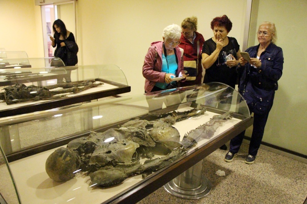 A group of visitors at the Amasya Museum.