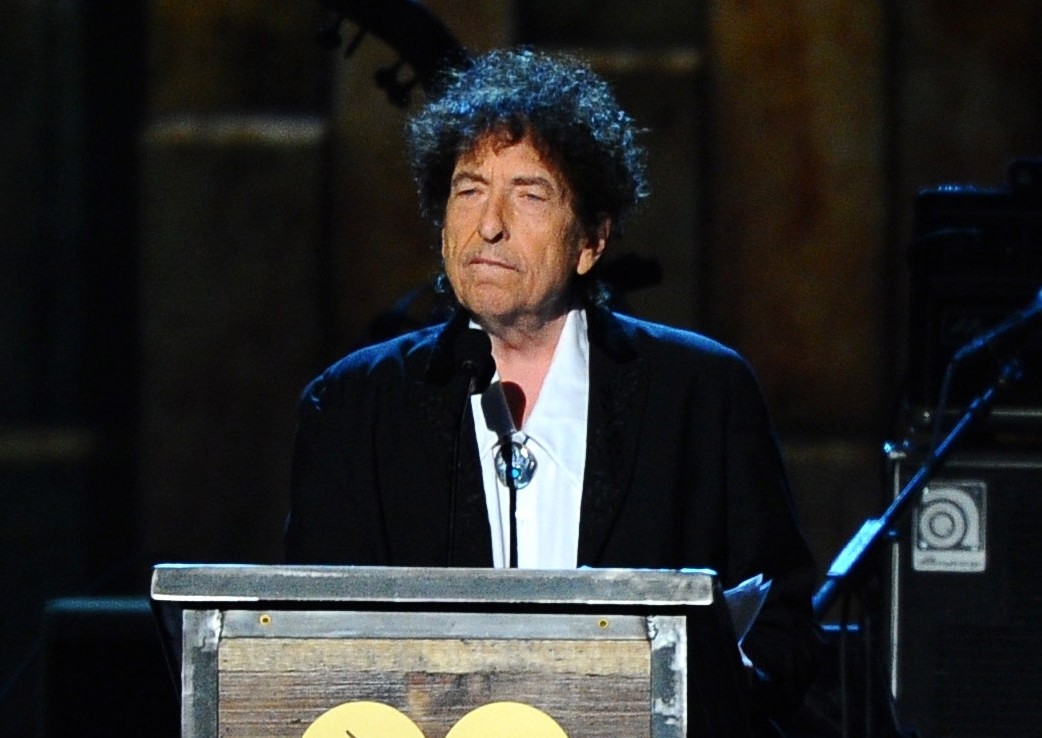  Bob Dylan accepts the 2015 MusiCares Person of the Year award at the 2015 MusiCares Person of the Year show in Los Angeles.  (AP Photo)