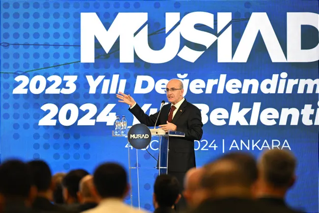 bakan-simsekten-para-politikasi-ve-enflasyon-mesaji-1704365684880.jpg