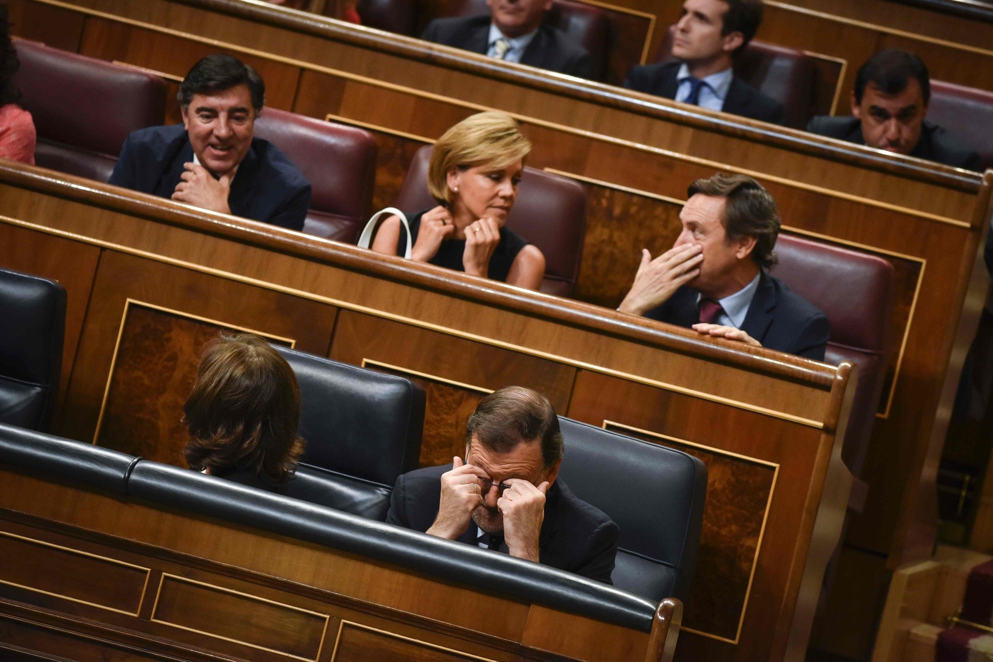 Spain's interim Prime Minister, Mariano Rajoy (bottom R) gestures in the Spanish Congress (Las Cortes) on September 2, 2016, in Madrid. (AFP Photo)