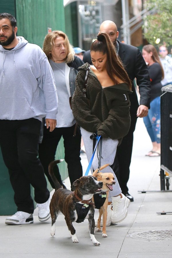 Ariana Grande ölen eski sevgilisi Mac Miller�ın köpeği Myron�ı