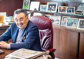 Aydın Doğan'ın odasında FETÖ elebaşının tablosu asılı