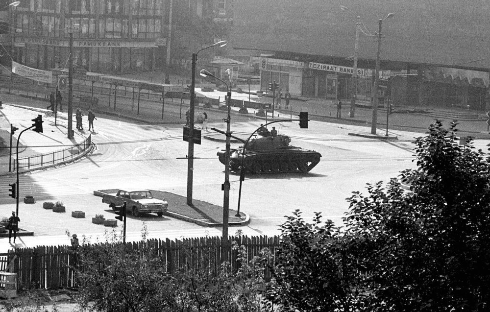A tank stationed at the center of Ku0131zu0131lay, Square Ankara's main square, a few hours after the coup in 1980.