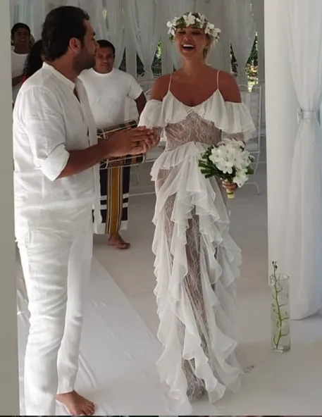 Seren Serengil, YaÅar İpek ile ilgili görsel sonucu