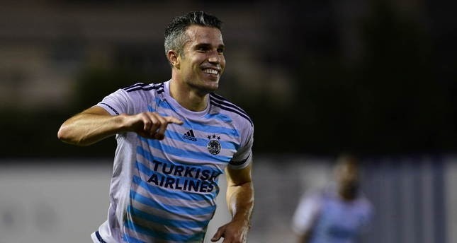 Fenerbahu00e7e's Dutch star Robin Van Persie
