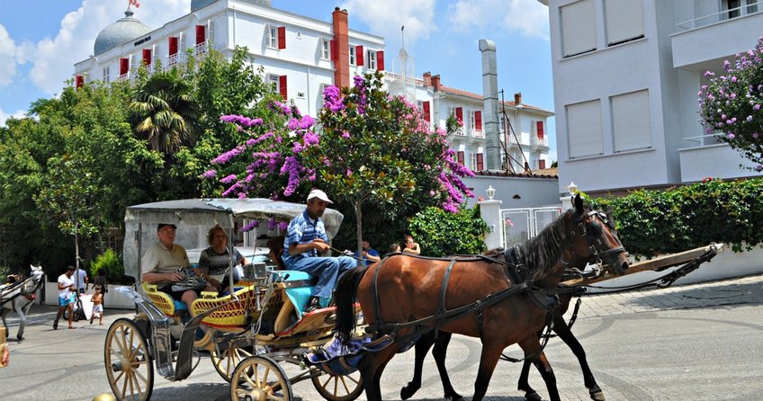 Adalar'da büyük kazık!
