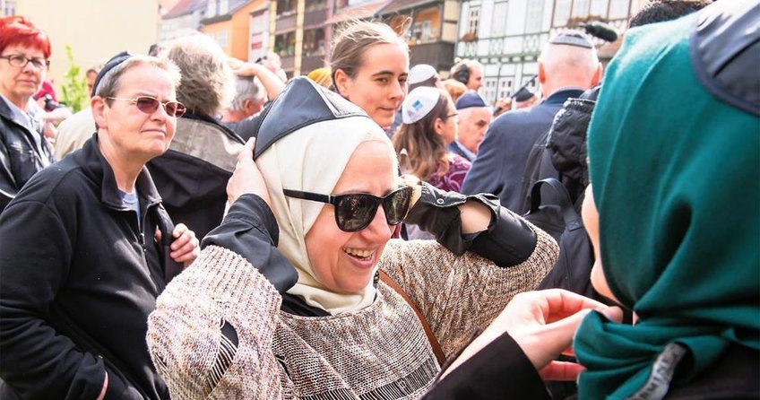 Siyasilerden çirkin algı