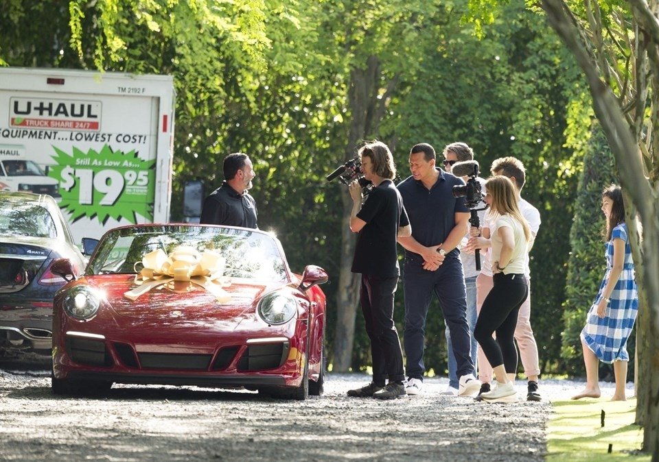 Jennifer Lopez E Dogum Gunu Hediyesi Porsche Harpersbazaar