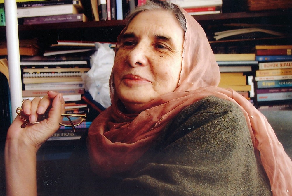 u015easau2019s intellectual thinking changed a great deal during her retreat from her profession, and she assumed a more scholarly and intuitive lifestyle. She conducted detailed studies on Muhyiddin Ibn Arabi and Andrei Tarkovsky.