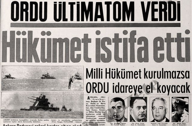 Kisa Darbeler Tarihi Dosya Lacivert Dergi