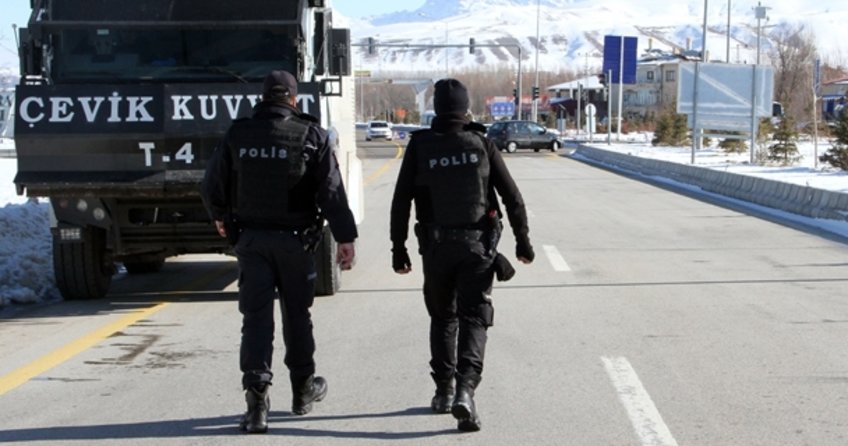 Van Büyükşehir Belediyesi'ne operasyon yapıldı
