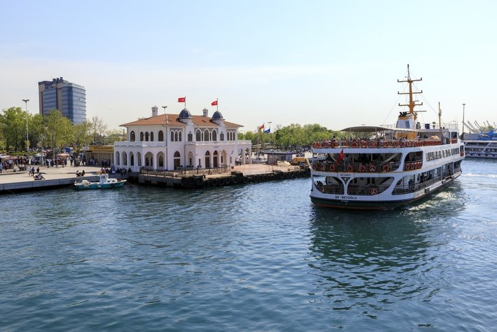 Essentials of Bosphorus tour: Turkish tea, simit on board ferry