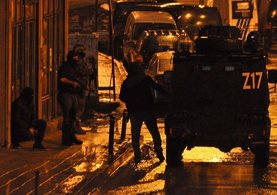 Okmeydanı ve Gazi Mahallesi'nde eş zamanlı operasyon