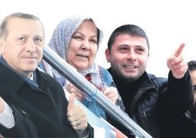 Açılışta reis üşüyor gibiydi içi ısınsın istedim