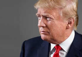 Donald Trump yüz yıllık geleneği bozdu