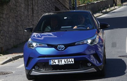 SÜRÜŞ İZLENİMİ · Toyota C-HR 1.8 Hybrid