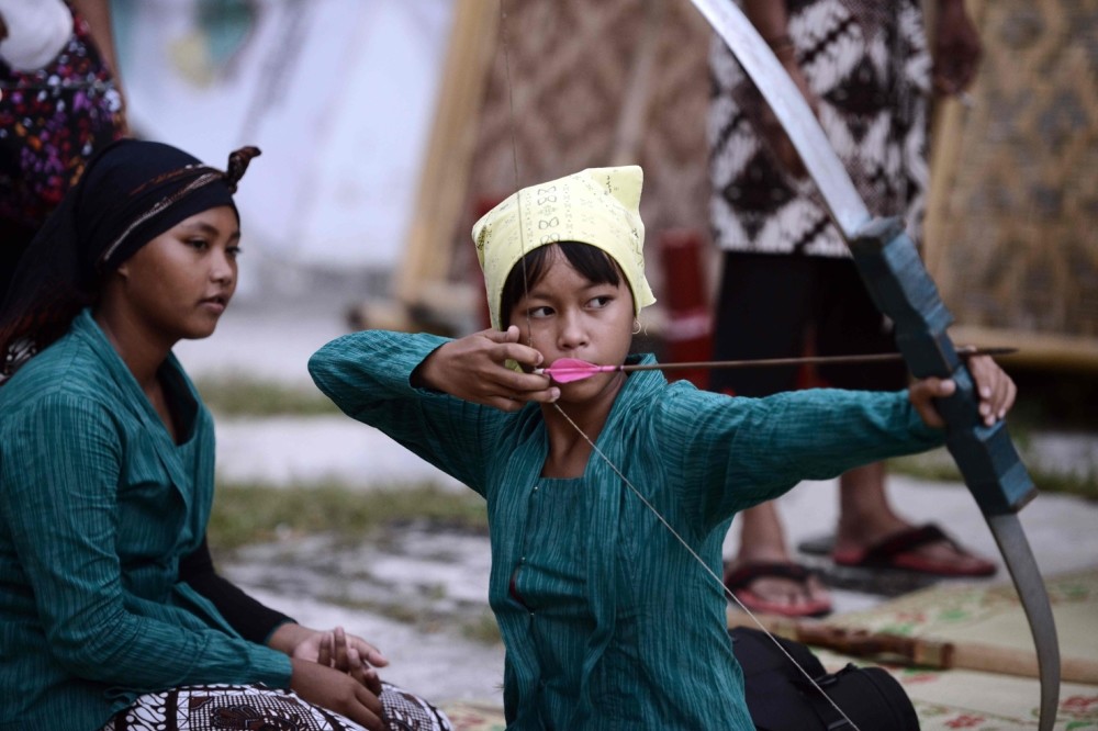 After decades of decline, a revival is under way as a new generation of enthusiasts pick up bows and arrows for the first time, and elderly archers seek to pass their skills down to youngsters before they are lost forever.
