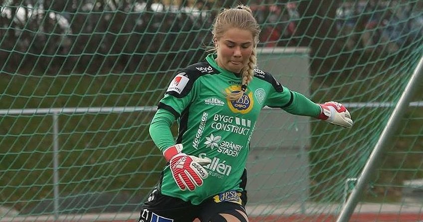 Müslüman olan kadın futbolcu İsveç gündeminde