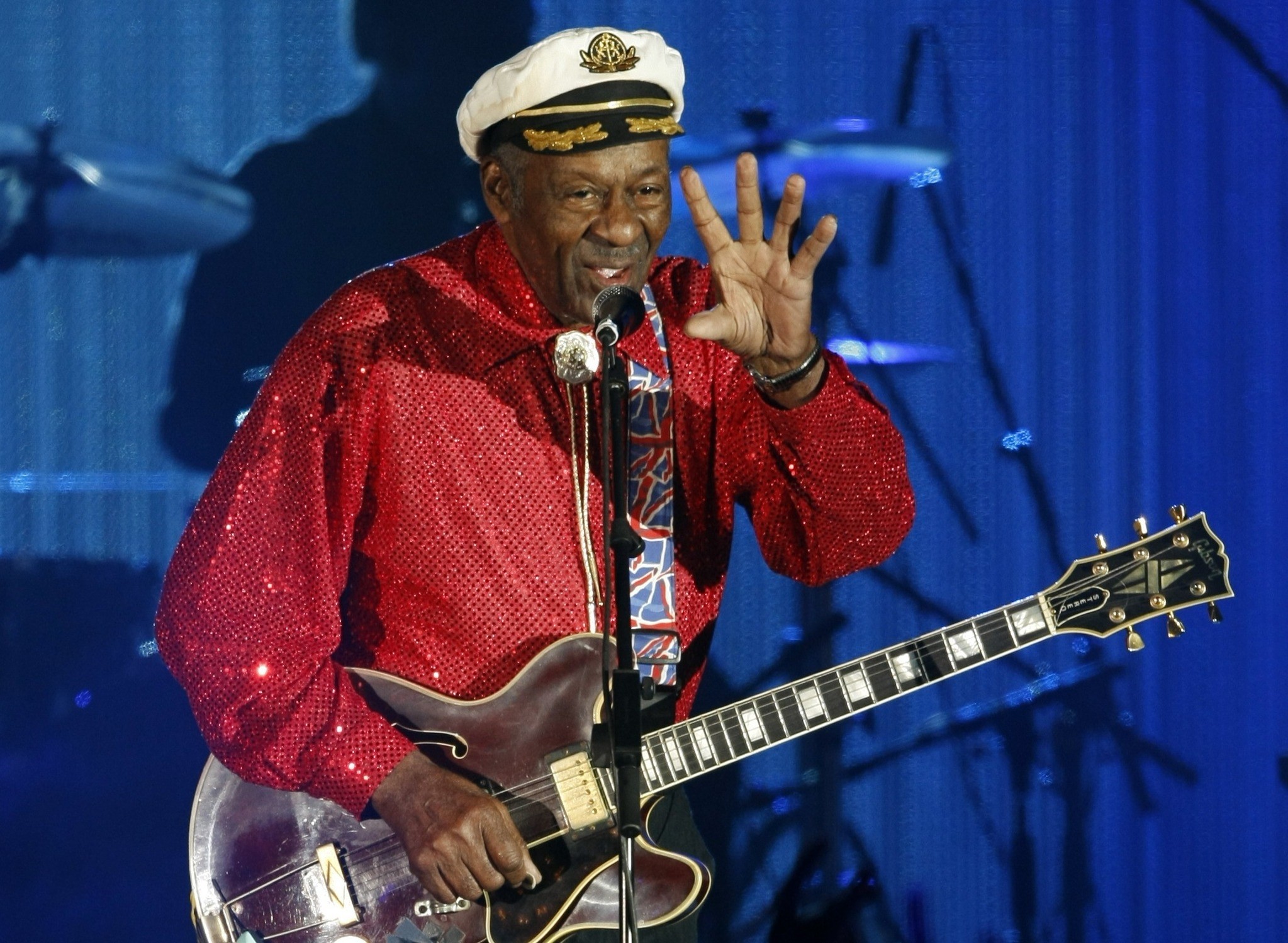 Rock and roll legend Chuck Berry performs during the Bal de la Rose in Monte Carlo, Monaco on March 28, 2009. (REUTERS Photo)