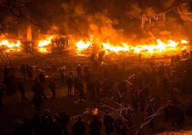 Ukrayna'da büyük yangın! Şehri boşaltıyorlar