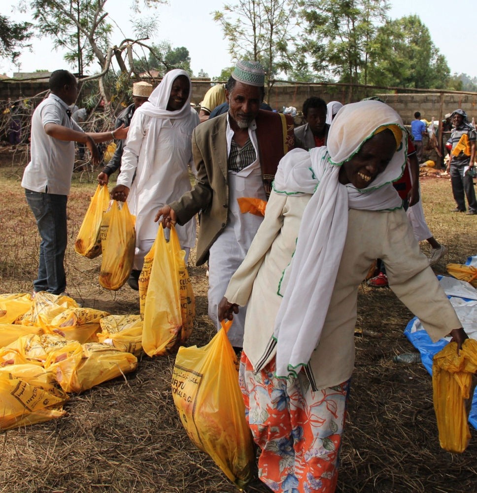Through a campaign started by the Turkish Presidency of Religious Affairs, the sacrificed animals have been distrbiuted to Ethiopians for Qurban Bayram.