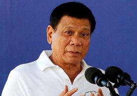 Filipinler Devlet Başkanı Rodrigo Duterte'nin konvoyuna bomba