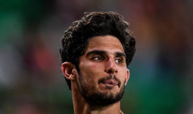 Wolves sign Portuguese forward Guedes