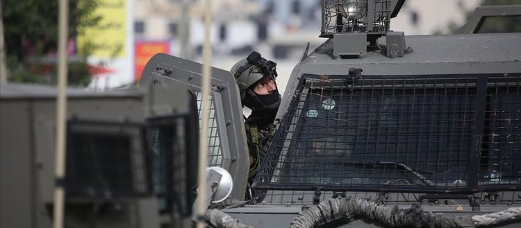 İsrail polisi Mescid-i Aksa’nın görevlilerini gözaltına aldı