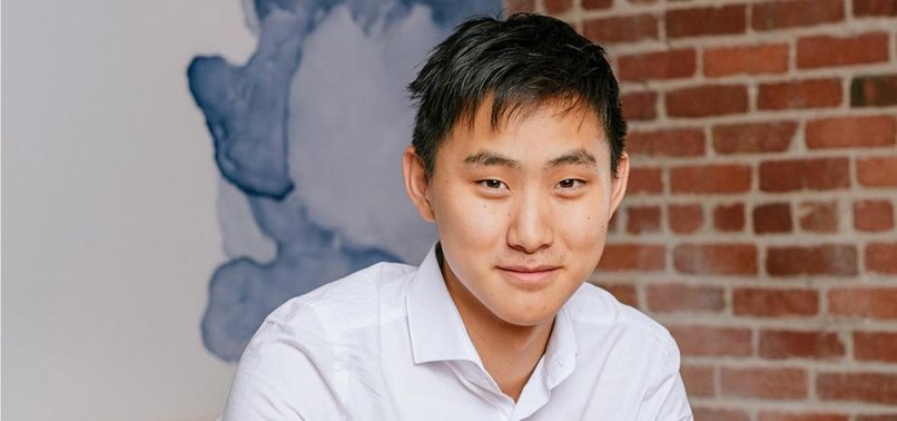 MIT DROPOUT ALEXANDR WANG BECOMES WORLD’S YOUNGEST SELF-MADE BILLIONAIRE AT 25