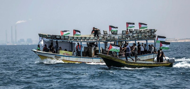 GAZANS SET SAIL TO BREAK ISRAELI SIEGE