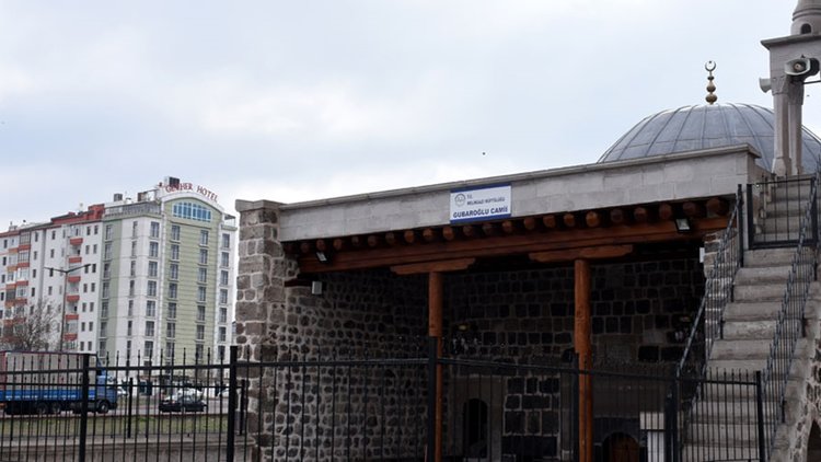 ’Minyatür camiler’ asırlara meydan okuyor!