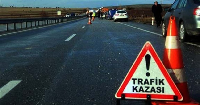 Afyonkarahisar’da otobüs ile kamyon çarpıştı: 32 kişi yaralandı