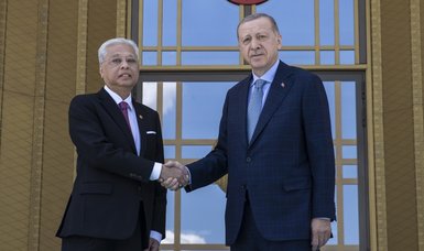 President Erdoğan welcomes Malaysia's premier with official ceremony