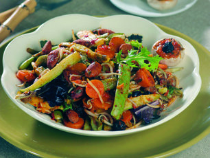 Tatlı Ekşi Soslu Salata