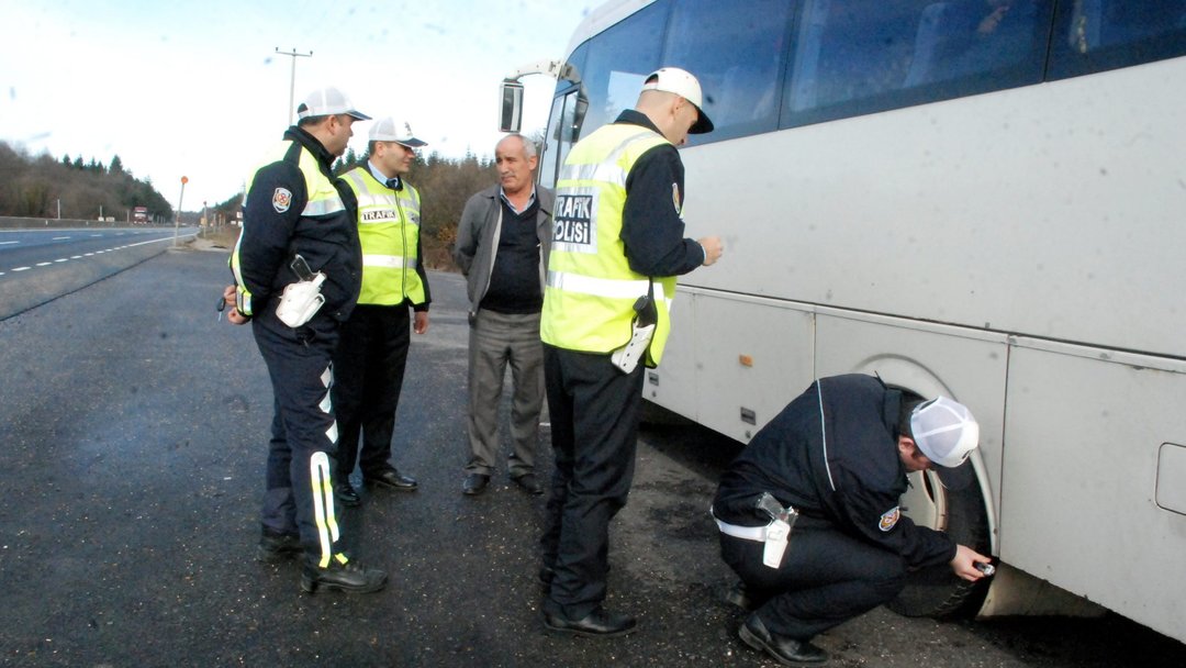 ZORUNLU KIŞ LASTİĞİ UYGULAMASI BAŞLIYOR