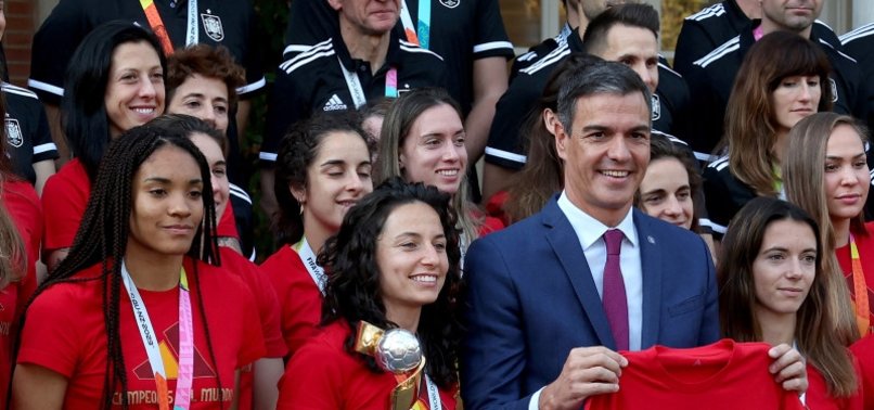 SPAINS PM SAYS PLAYERS GAVE WORLD A LESSON OVER WORLD CUP KISS