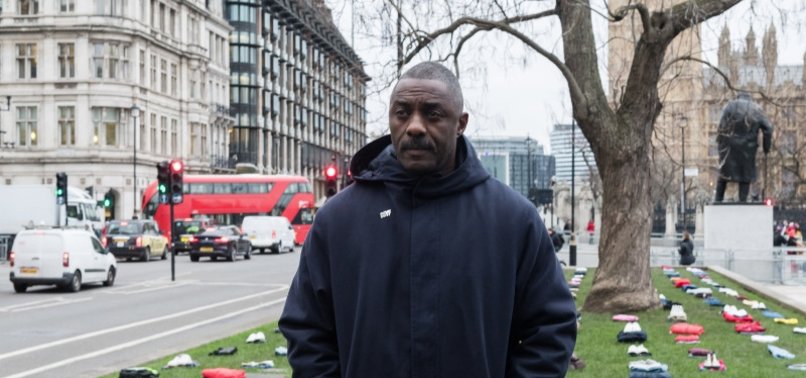 ACTOR IDRIS ELBA LEADS KNIFE CRIME CAMPAIGN WITH SYMBOLIC DISPLAY