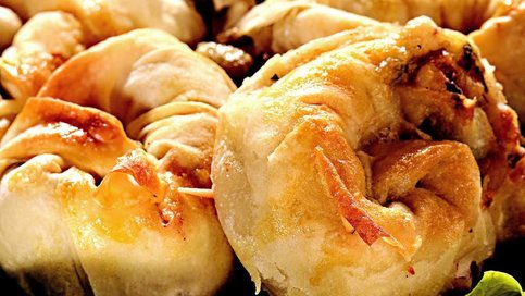 Patlıcanlı Ve Mantarlı Börek