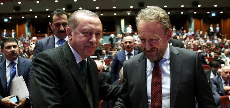 BOSNIAN LEADER PRAISES TURKEY