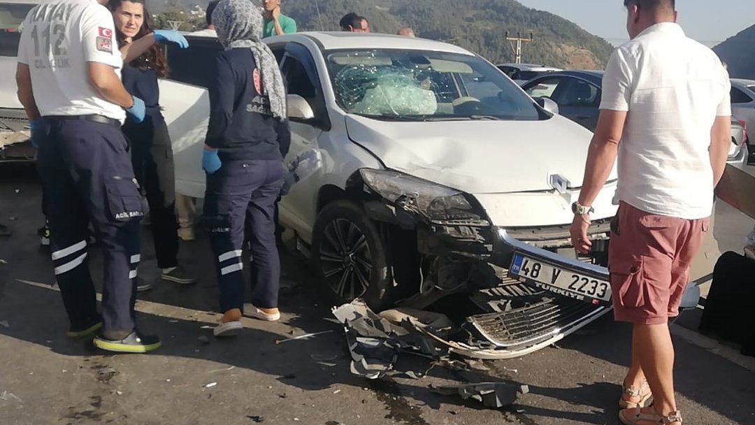 HATAY’DA ZİNCİRLEME TRAFİK KAZASI
