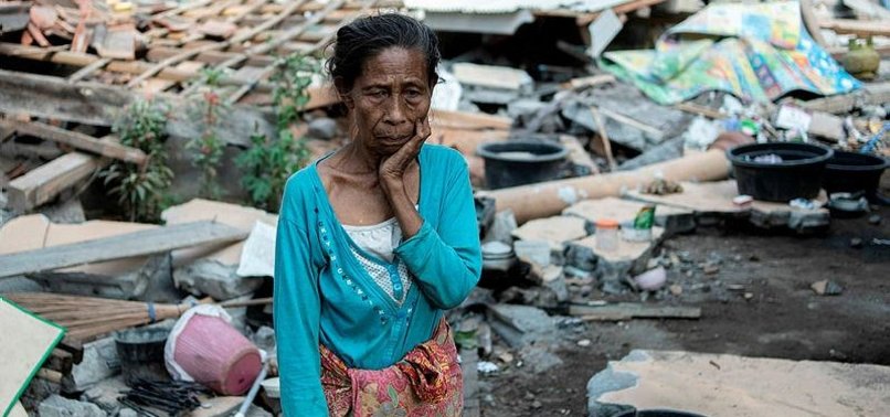 DEATH TOLL FROM INDONESIAN QUAKES CLIMBS TO 563