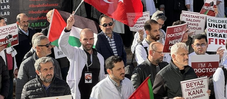 Sakarya ve Karabük’te hekimler ve sağlık çalışanları, Gazze için sessiz yürüyüş yaptı