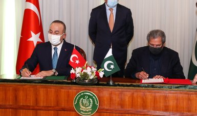 Pakistan, Turkey formalize deal for literacy promotion